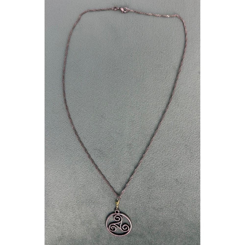 Sterling Silver Triskelion Celtic Knot‎ Triple Spiral Peridot Necklace P156